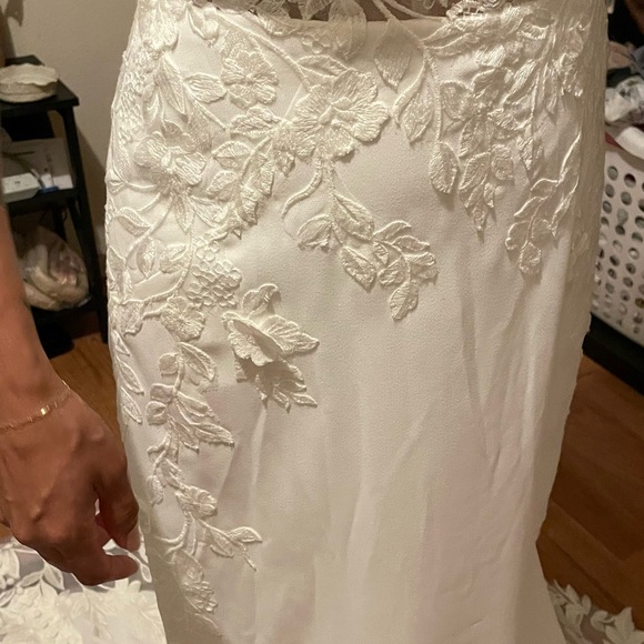 Essense of Australia D3577 wedding gown. Brand new never worn. Decided to elope - Picture 9 of 14